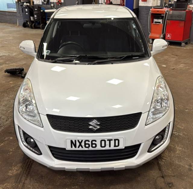 Suzuki Swift 1.2 Dualjet SZ4 4X4 [Nav] 5dr Hatchback Petrol White